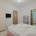 Flori Apartment
