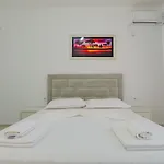 Apartment Flori *