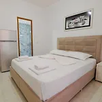 Flori Apartment