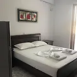 Apartment Flori *